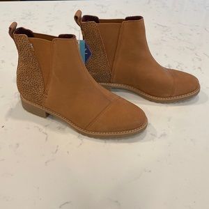 NWT Toms ortholite cleo boots